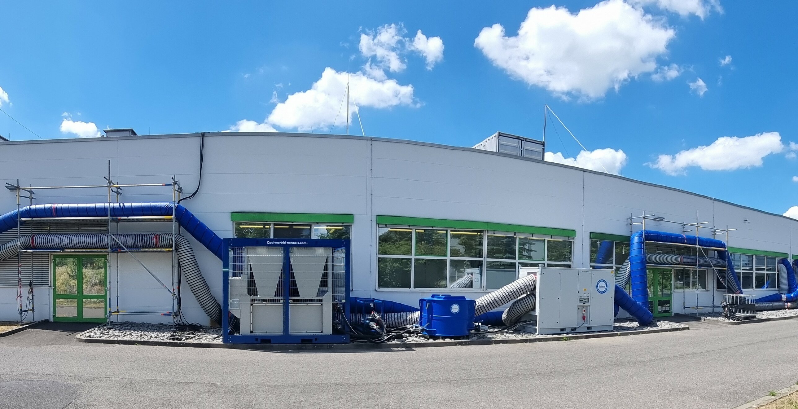Effiziente Hallenkühlung: Coolworld sichert Produktion bei Großbäckerei — Projektbild 3
