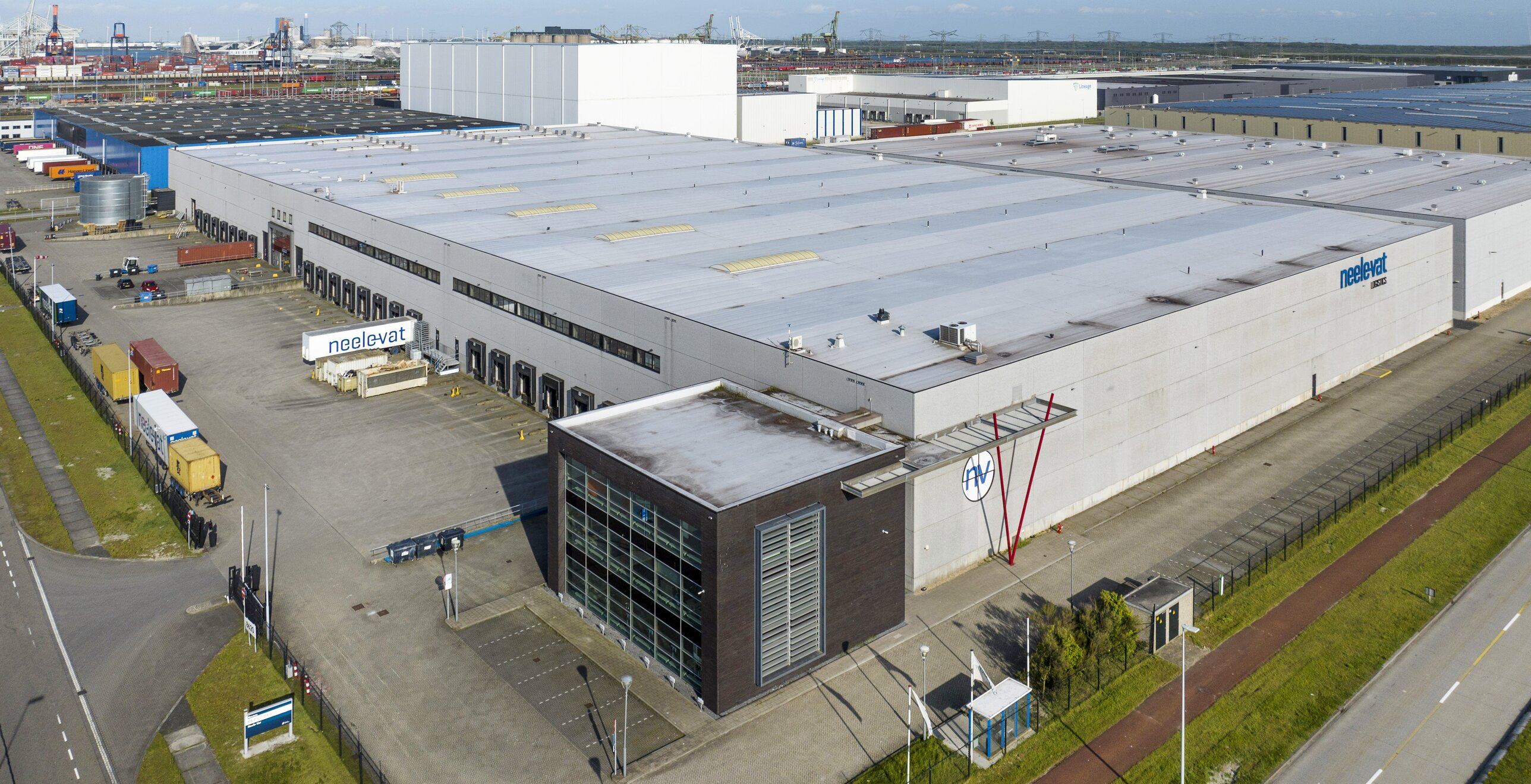 Neele-Vat realiseert veilige klimaatbeheersing voor farmaceutische opslag op Seveso-locatie — projectafbeelding 4